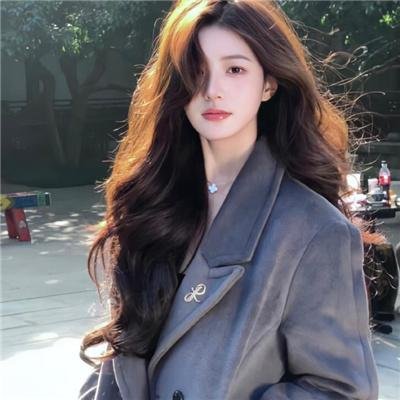 妮可·拜耳：大码怪美人